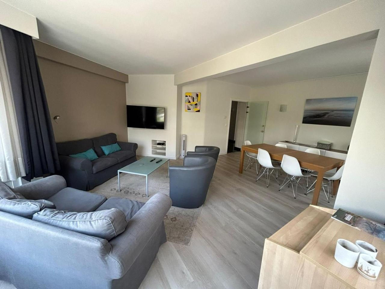 3 Bedroom Apartment Nearby The Sea Oostende Buitenkant foto